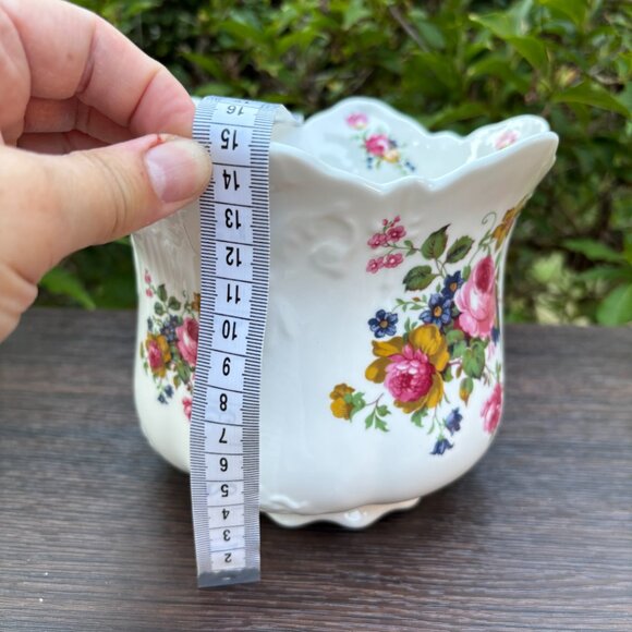 Vintage Royal Castle Bone China Floral Planter Vase Scalloped Rim Porcelain Pot - Picture 16 of 16